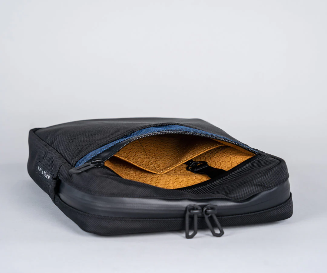 Essential Crossbody - Image 11