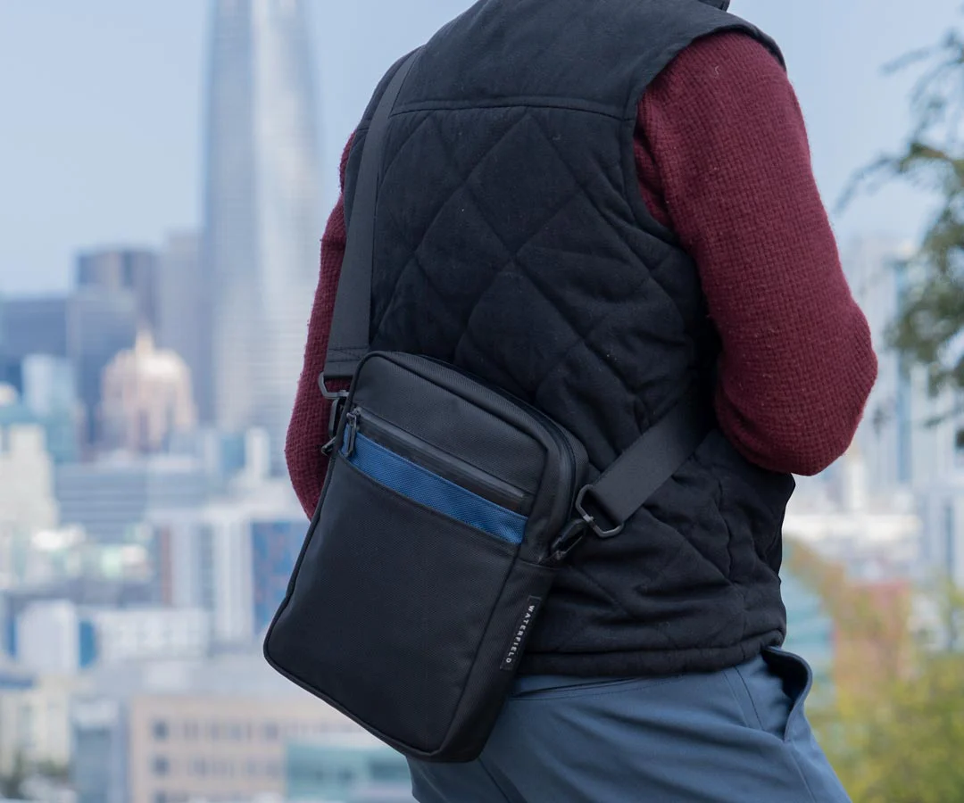 Essential Crossbody - Image 6