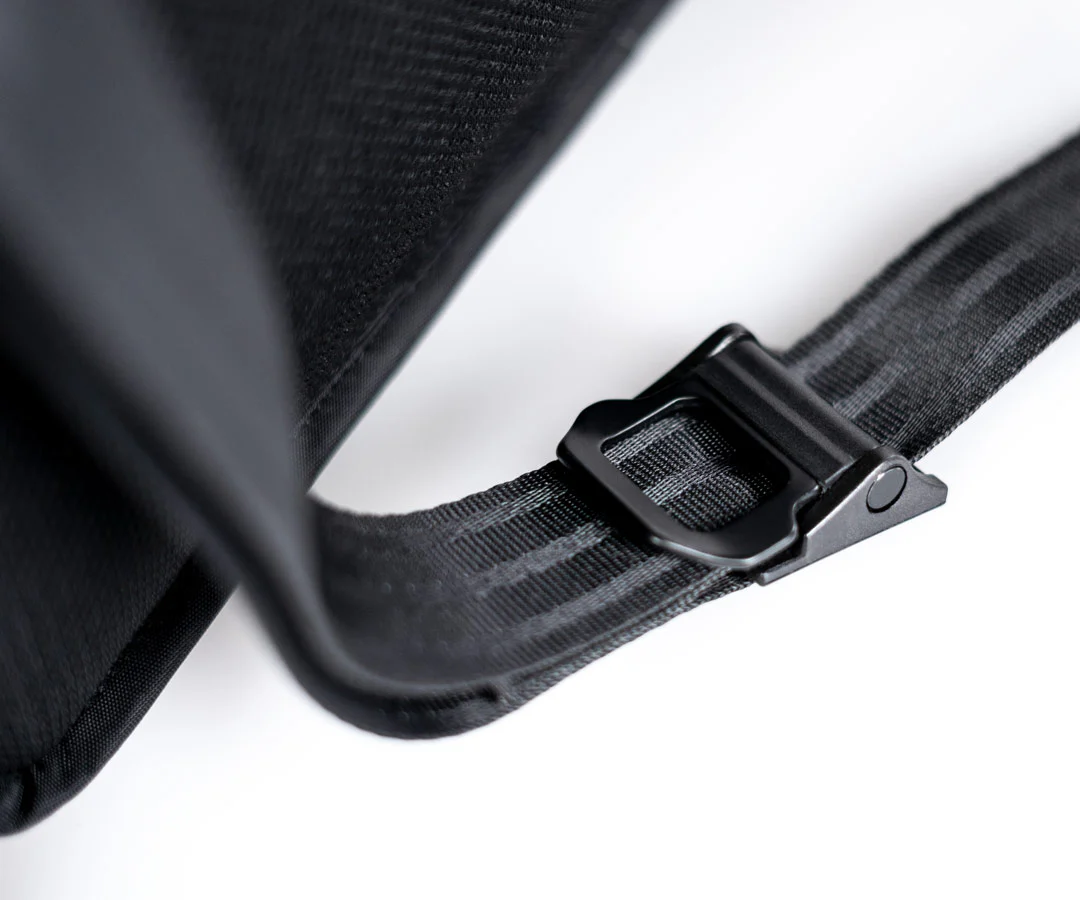 Essential Messenger Laptop Bag - Image 12