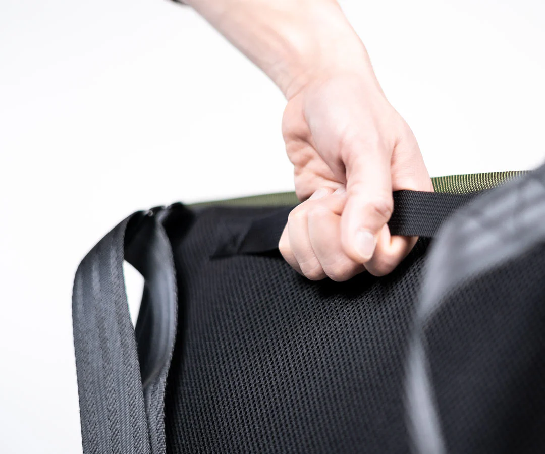 Essential Messenger Laptop Bag - Image 15
