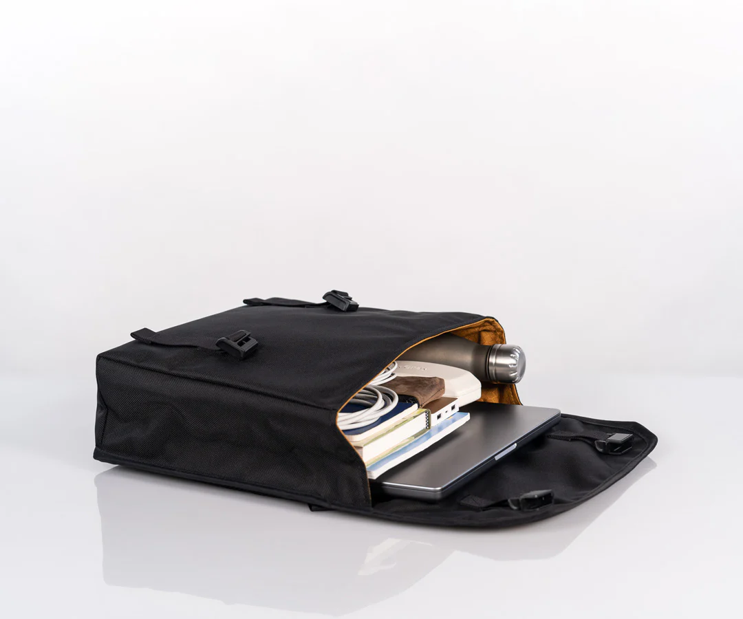 Essential Messenger Laptop Bag - Image 3