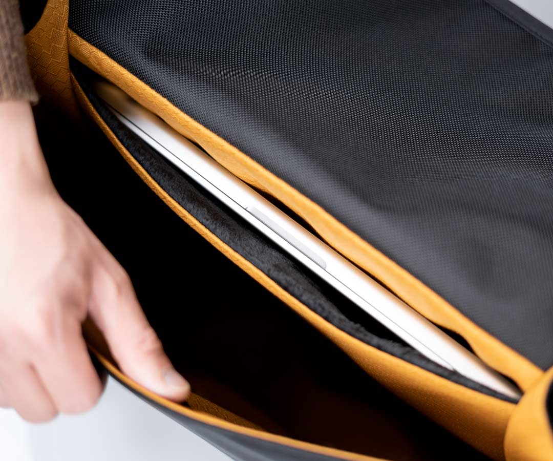 Essential Messenger Laptop Bag - Image 4