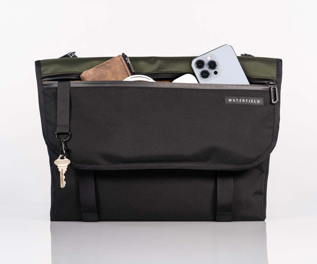 Essential Messenger Laptop Bag - Image 8