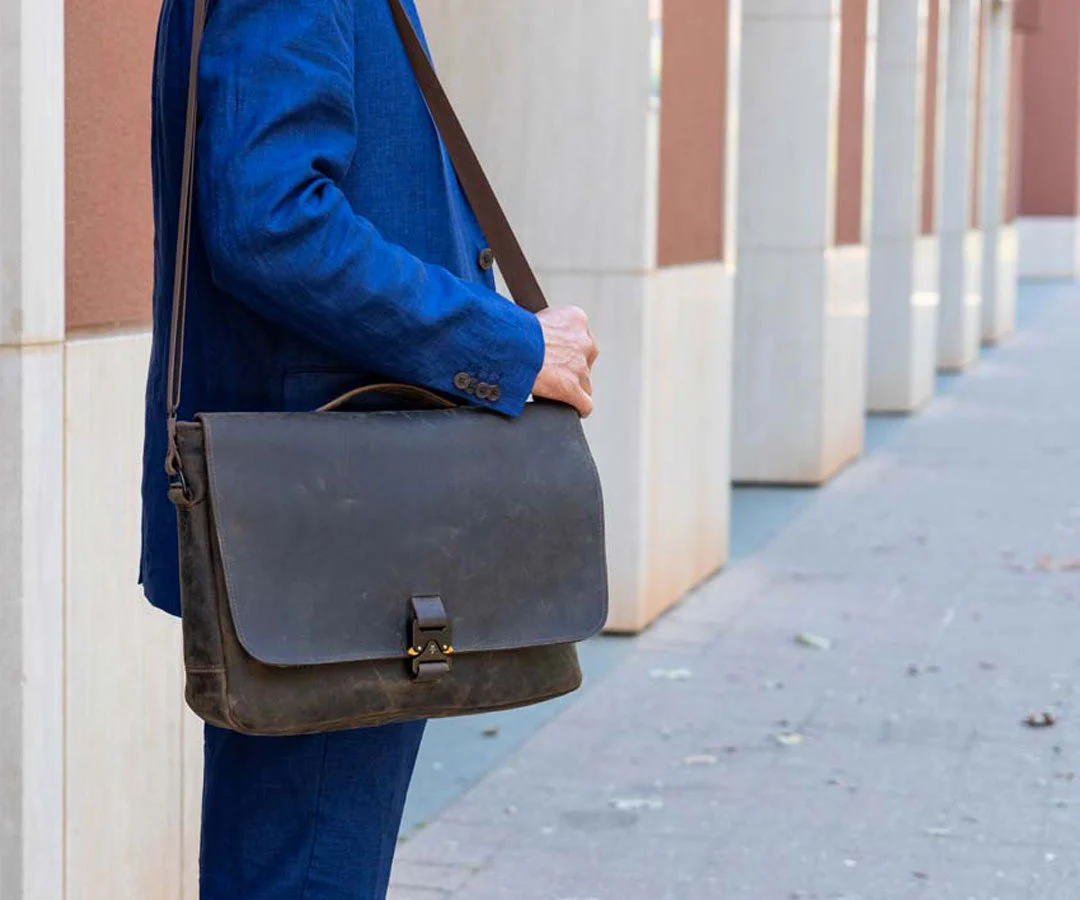 Executive Leather Messenger - Image 14