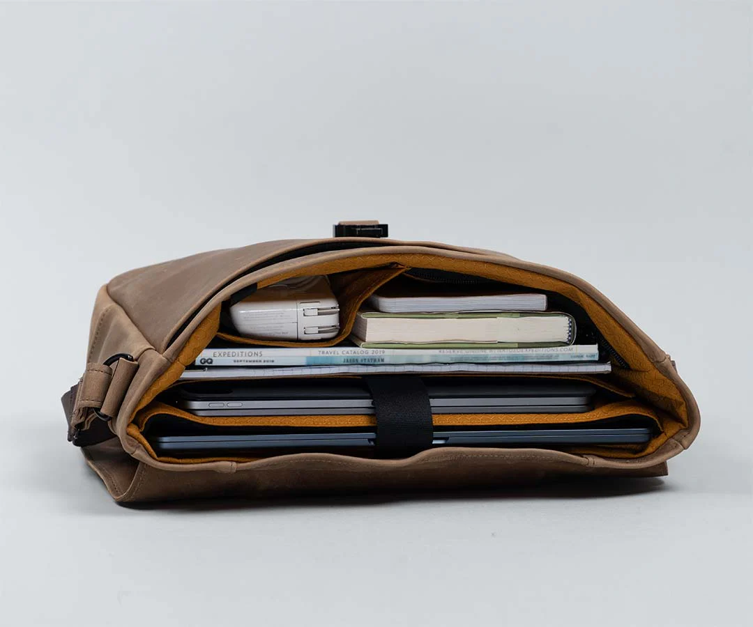 Executive Leather Messenger - Image 3
