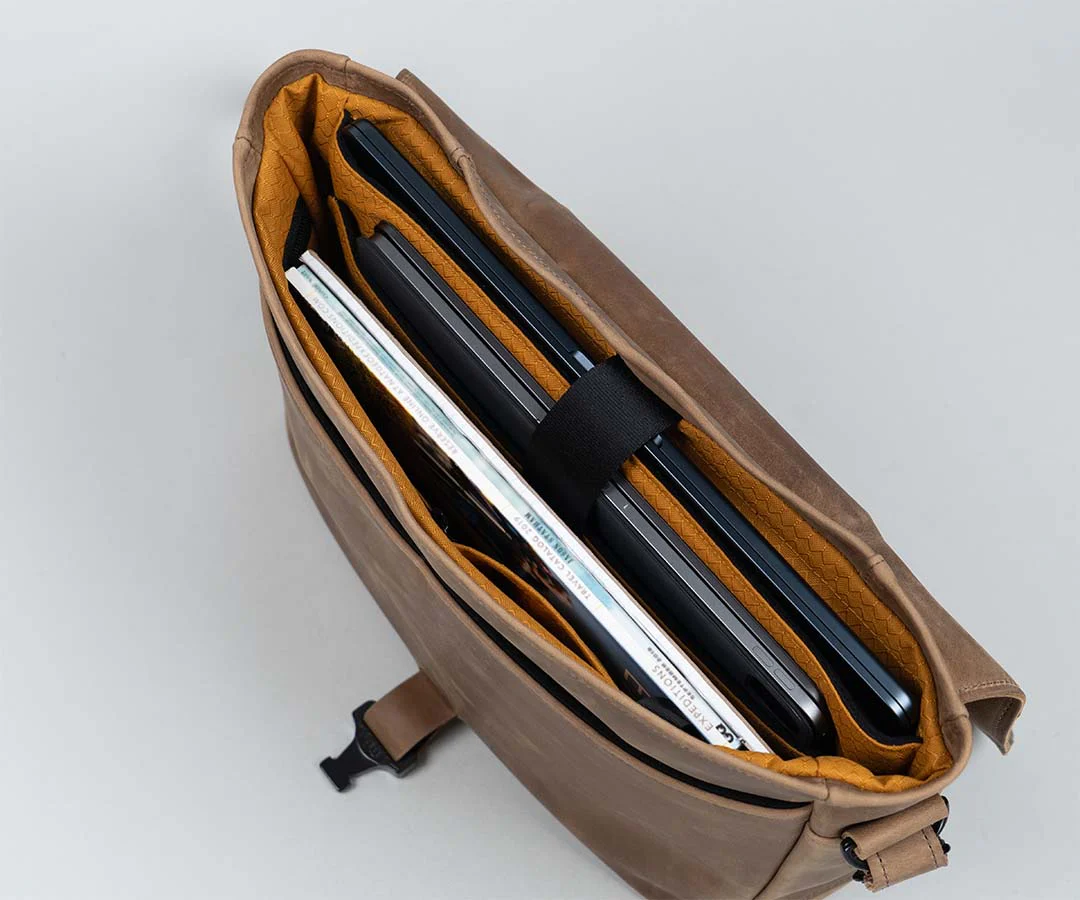 Executive Leather Messenger - Image 4