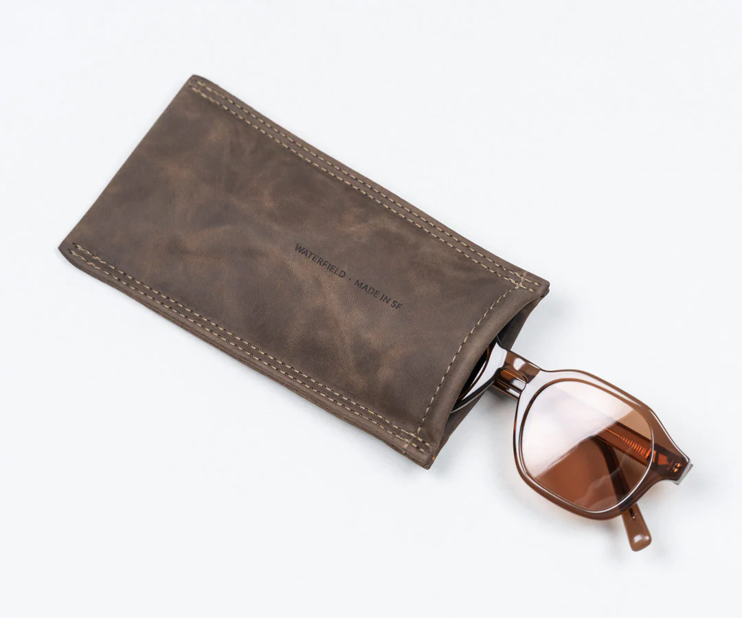 Vista Magnetic Glasses Case - Image 4