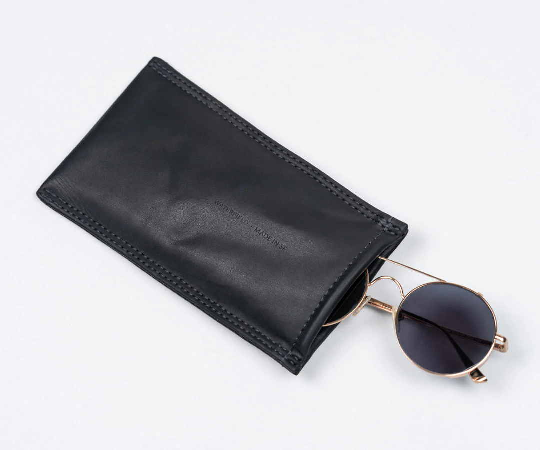 Vista Magnetic Glasses Case - Image 5