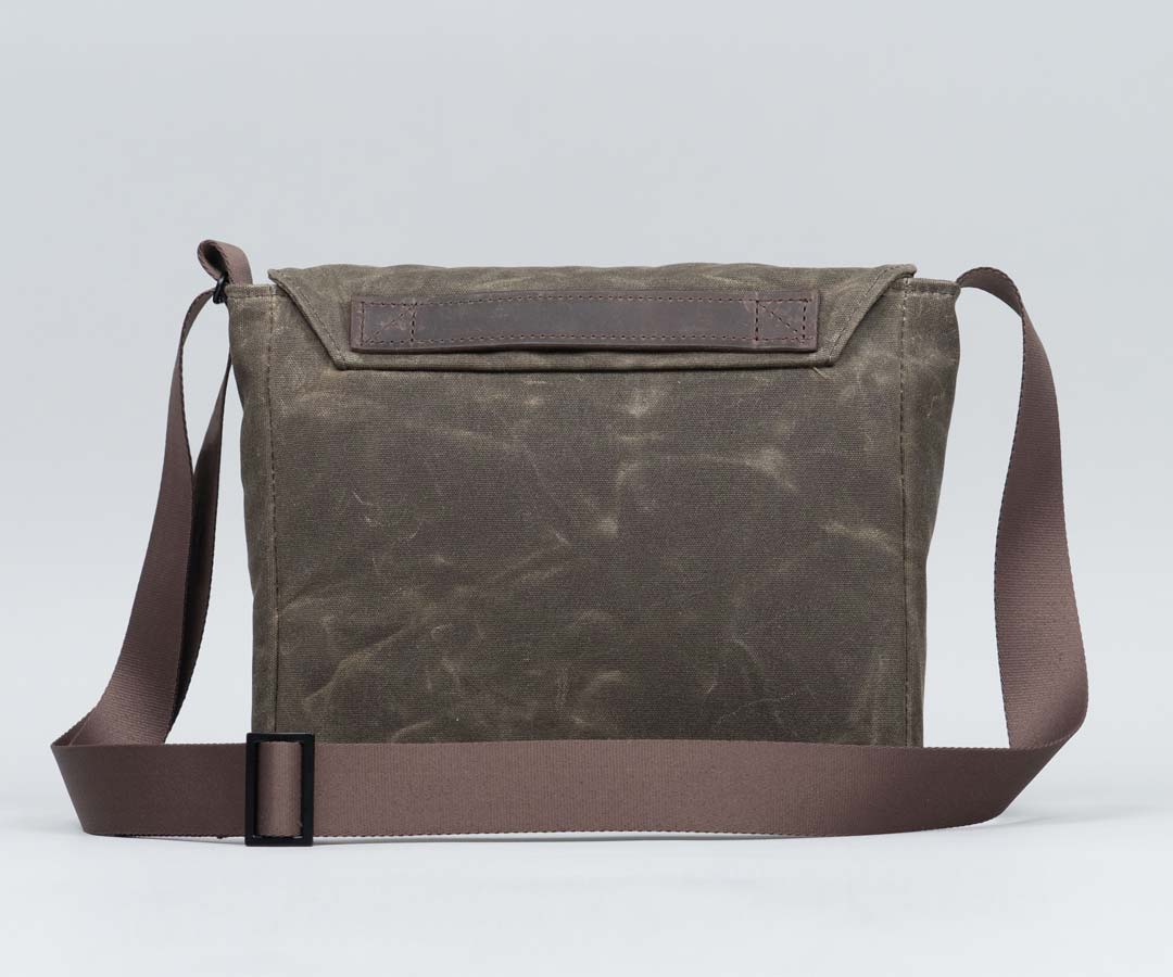 Shinjuku Messenger Bag - Image 12