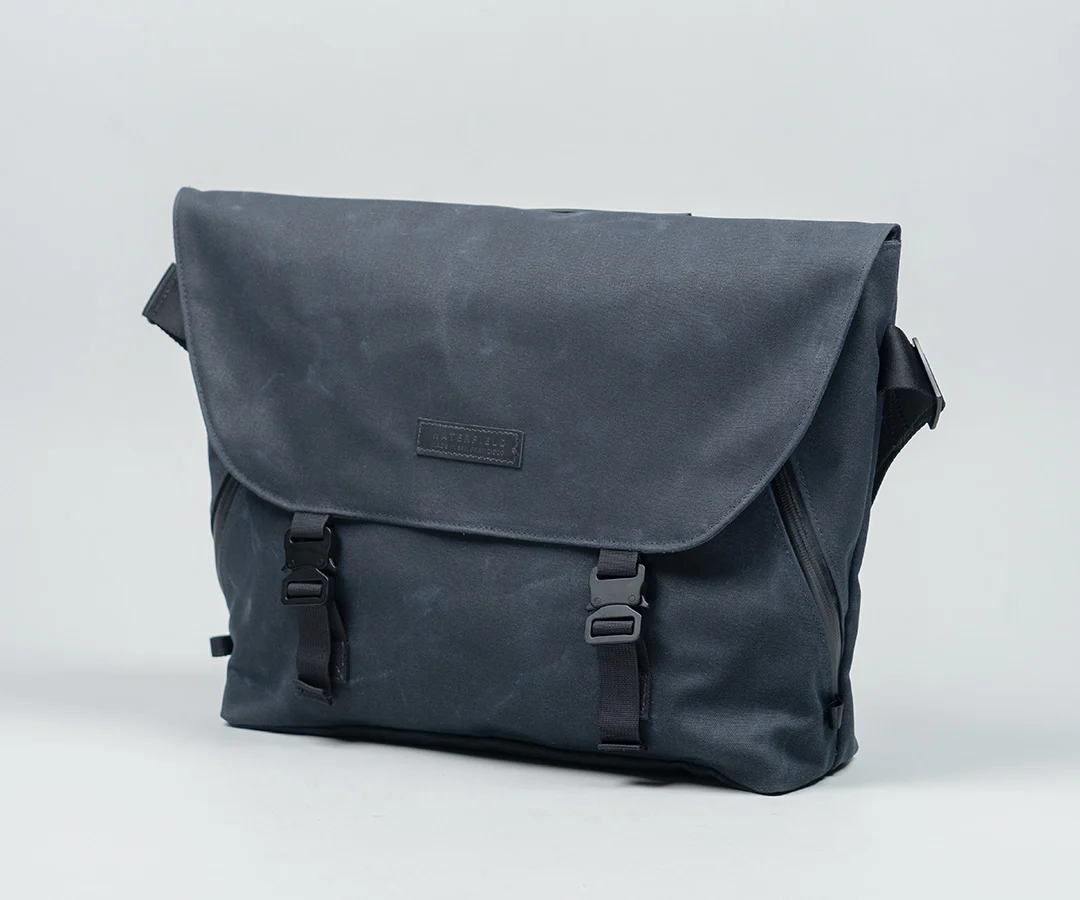 Vitesse Messenger Bag - Image 12