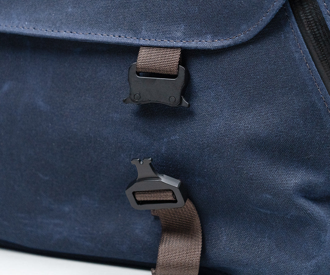 Vitesse Messenger Bag - Image 4