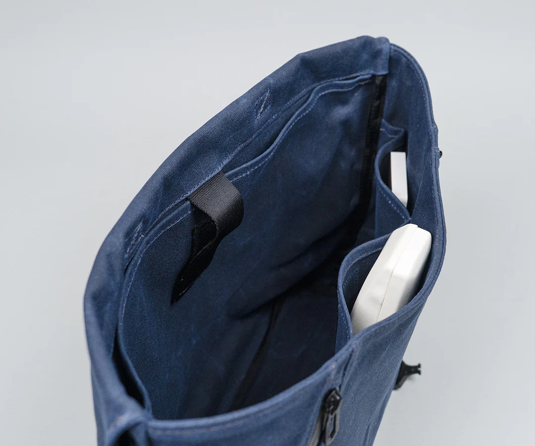 Vitesse Messenger Bag - Image 5