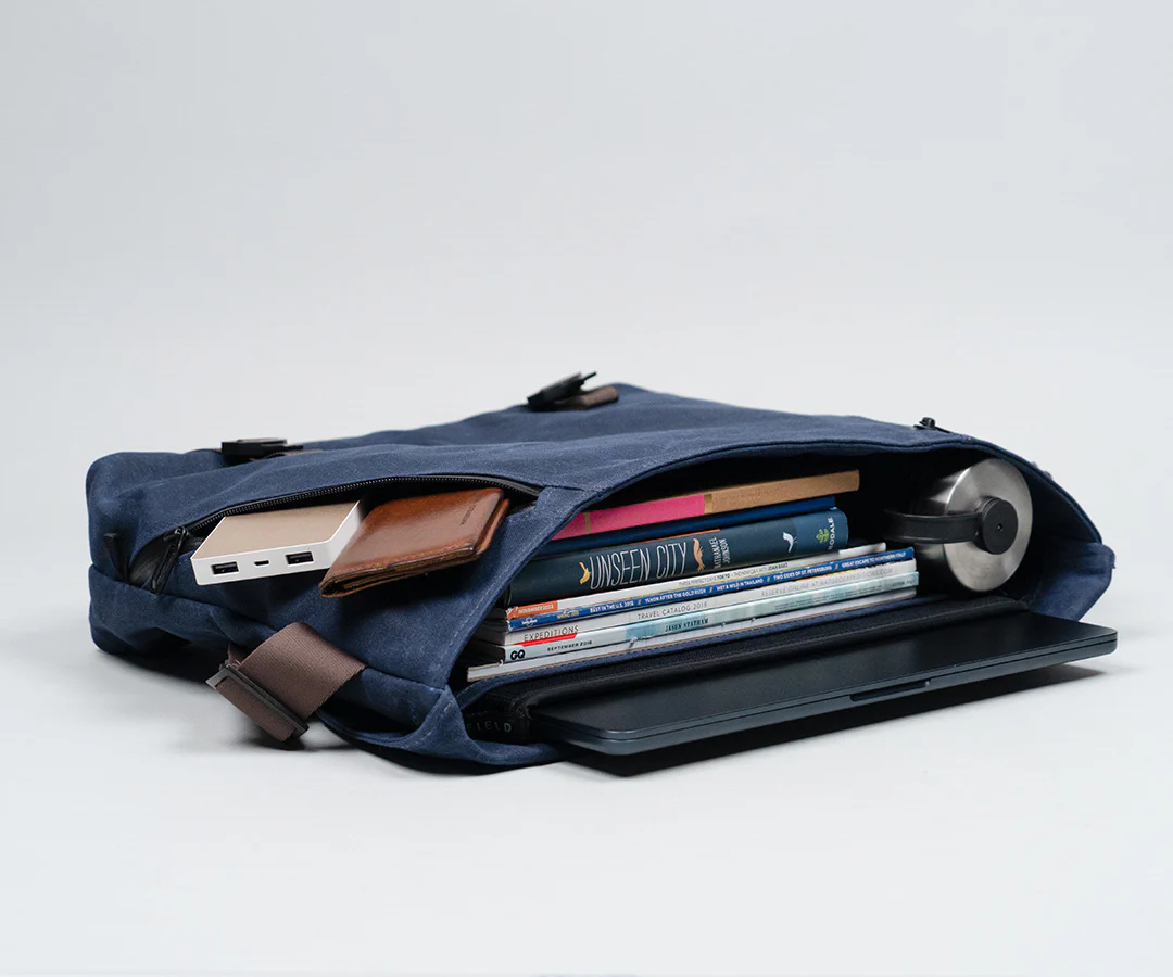 Vitesse Messenger Bag - Image 6