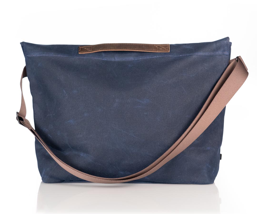 Vitesse Messenger Bag - Image 8